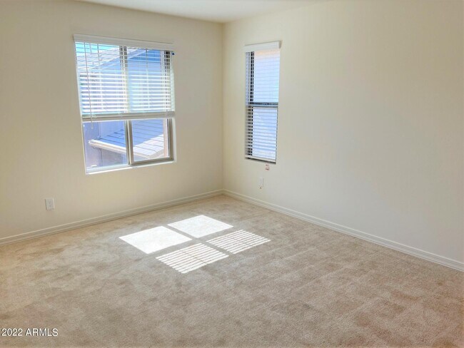 Building Photo - 3916 S 58th Ln