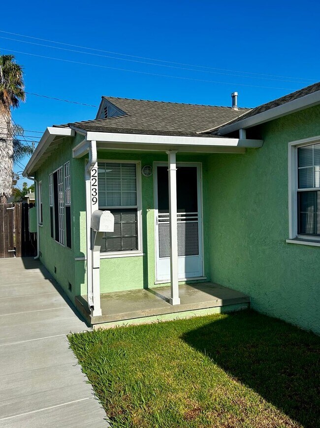 Foto del edificio - 2239 Clark Ave