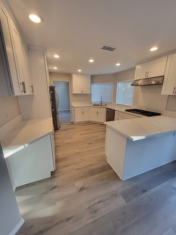 Building Photo - For Rent ~Beautiful Loma Linda Home