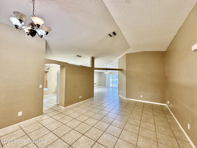 Building Photo - 4691 Manchester Dr