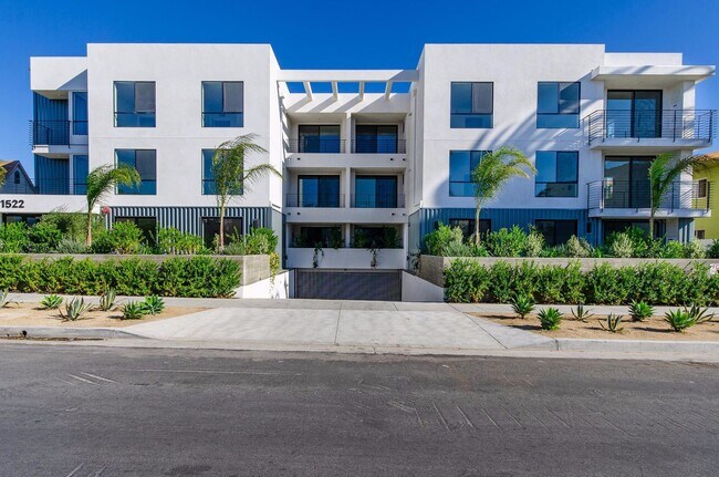 Building Photo - 1522 S Orange Grove Ave