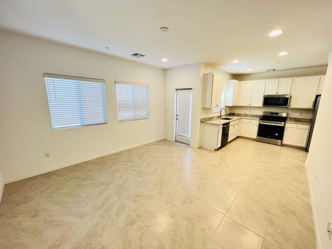 Building Photo - NEW NEW NEW Cadence 4 Bedroom