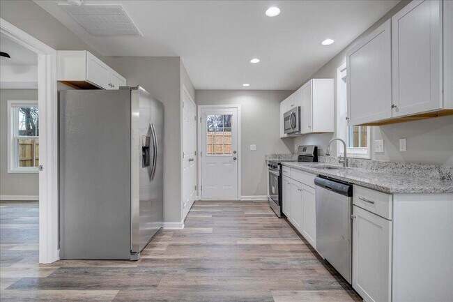 Foto del edificio - BRAND NEW HOME- 2 Bedroom off Orange Ave