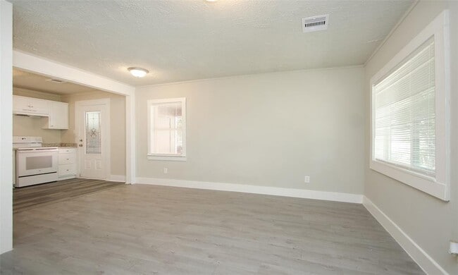 Foto del edificio - 4826 Larkspur St
