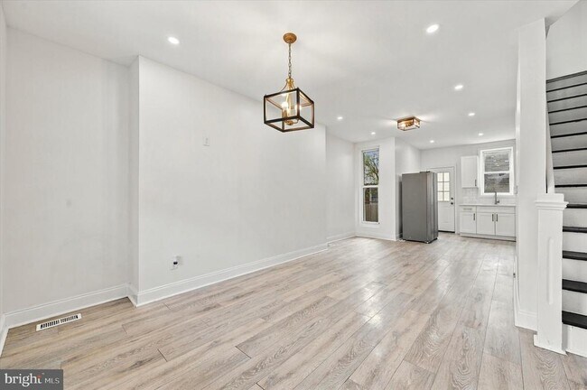 Foto del edificio - 5744 Delancey St