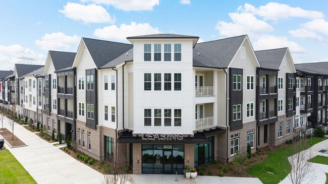 Building Photo - Solis Birkdale