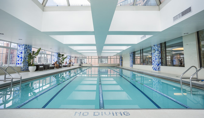 Piscina de 75 ft - River Place