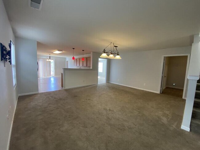 Foto del edificio - 121 Blackwell Ct