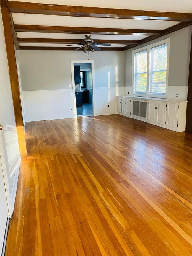 Building Photo - 620 High St