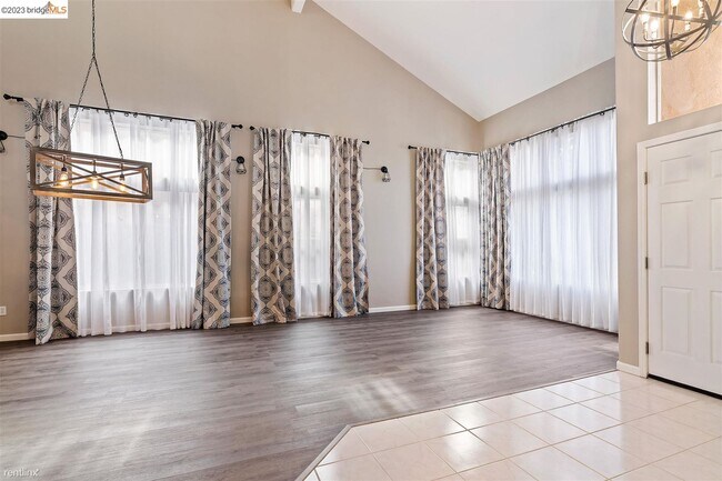 Foto del edificio - 5 br, 3 bath House - 701 Black Oak Way