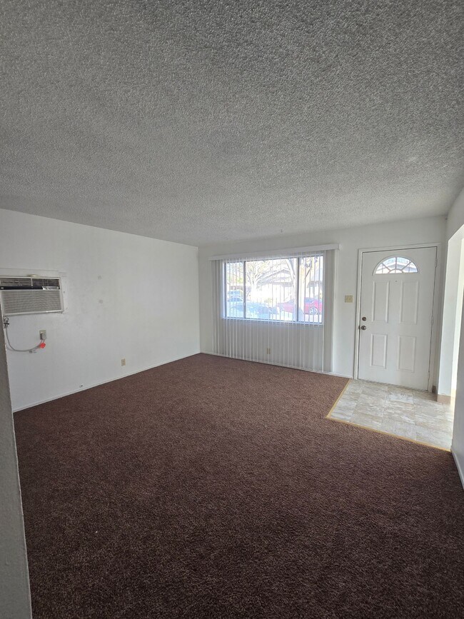 Foto del edificio - Charming 2 Bedroom/1 bathroom home