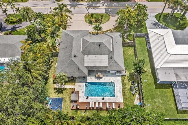Building Photo - 8101 W Lake Dr