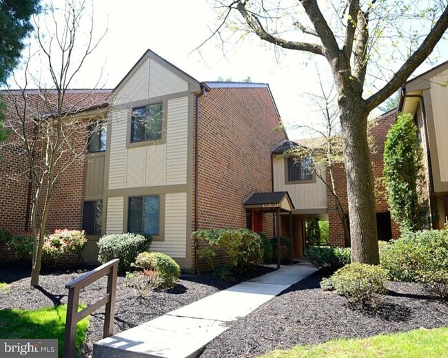 Foto del edificio - 604A Cypress Point Cir