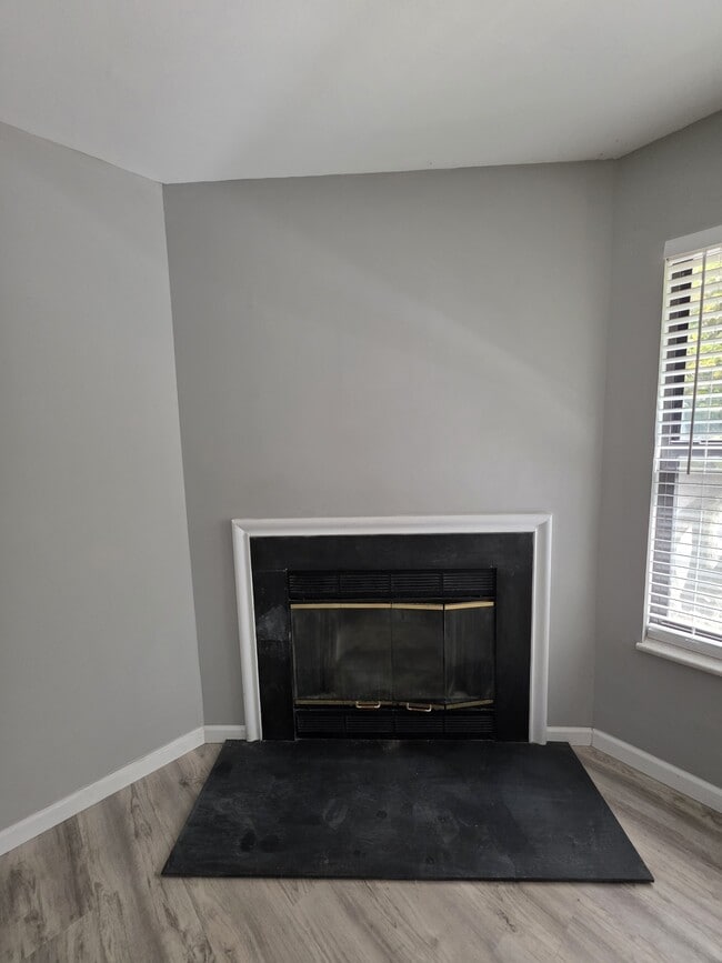 Foto del edificio - 813 Forest Trace Dr