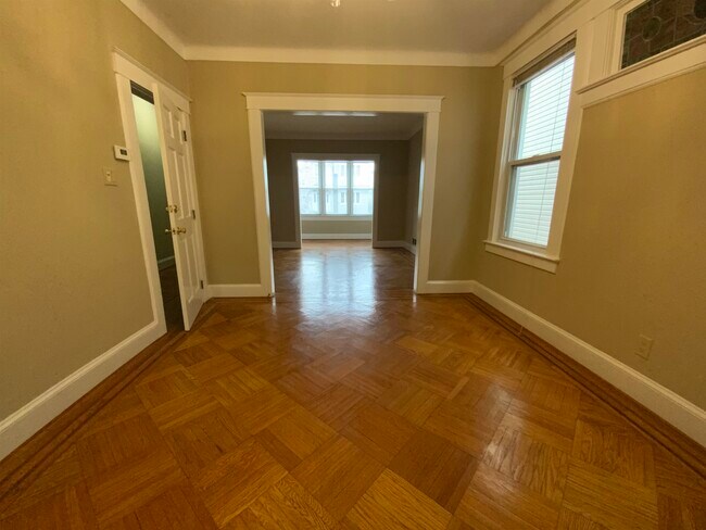 Foto del edificio - 157 W 9th St