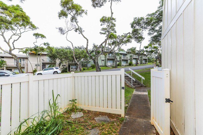 Foto del edificio - Ridgeway - Renovated two story, 2 bedroom, 1 bath with 1 uncovered parking stall