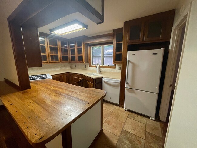 Foto del edificio - 94 Wildwood Dr