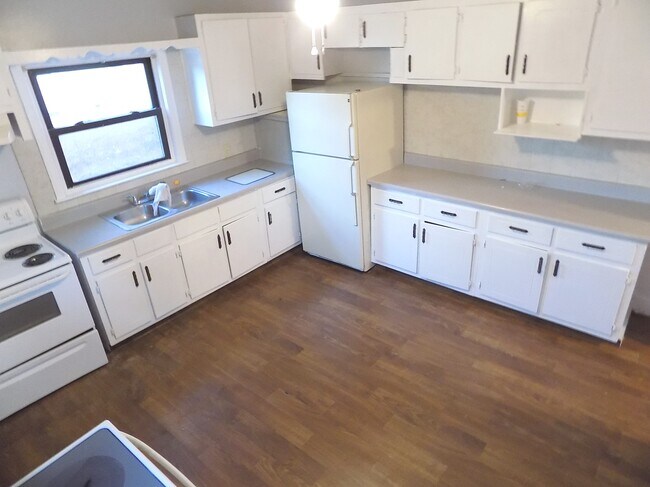 Foto del edificio - 5302 Birch Rd
