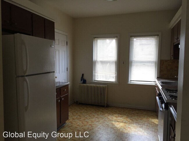 Building Photo - 4 br, 1 bath House - 1119 S. Clinton Ave.