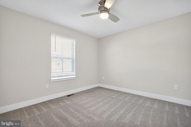 Foto del edificio - 4121 Hatley Pl