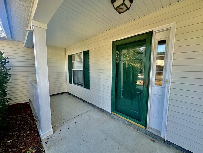 Foto del edificio - Single Level Four Bedroom Home in Hidden Lakes!