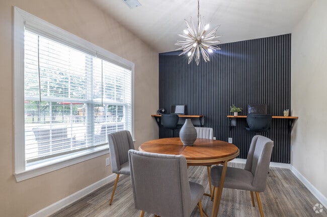 Clubhouse - Wyndham Pointe Apartments