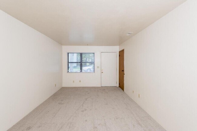 Building Photo - 7 Kircher Dr. Apt. "A"