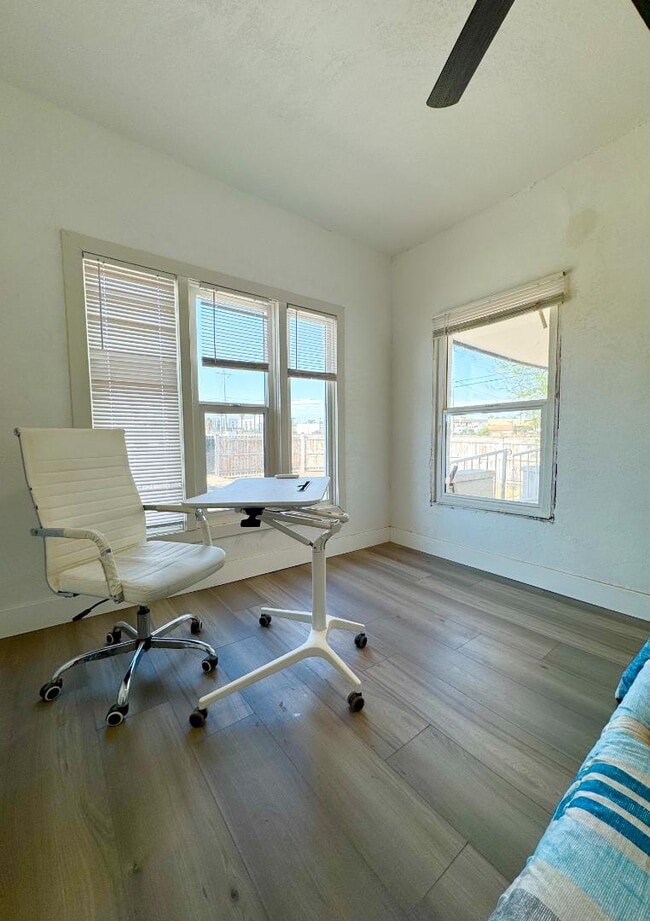 Photo - 1845 E Monroe St Apartment