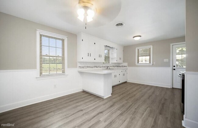 Foto del edificio - 2 br, 1 bath House - 11385 Old Suffolk Road