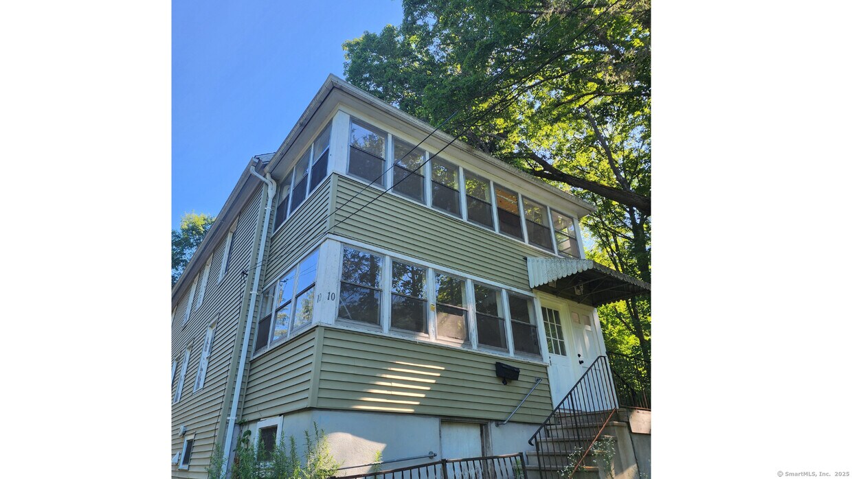 Primary Photo - 10 Benedict St