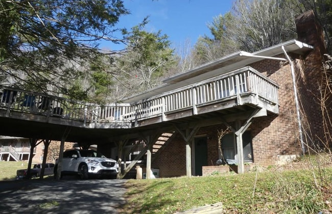 Building Photo - 875 Hodges Gap Rd