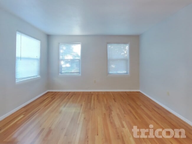 Building Photo - 342 Camellia Way