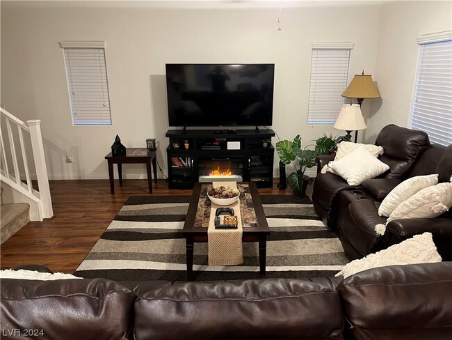Building Photo - 9885 Burberry Peak Ct