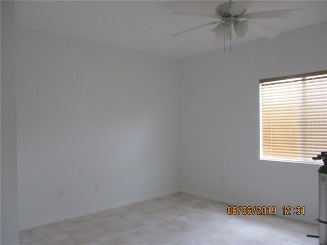 Building Photo - 527 Villa Del Sol Cir