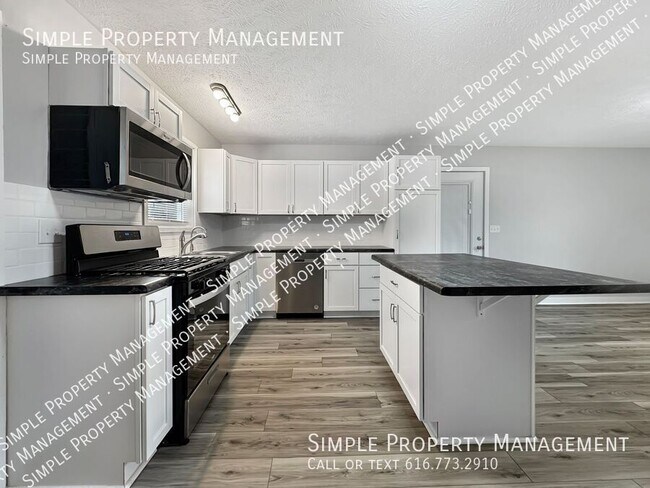 Building Photo - 12979 Roughys Dr