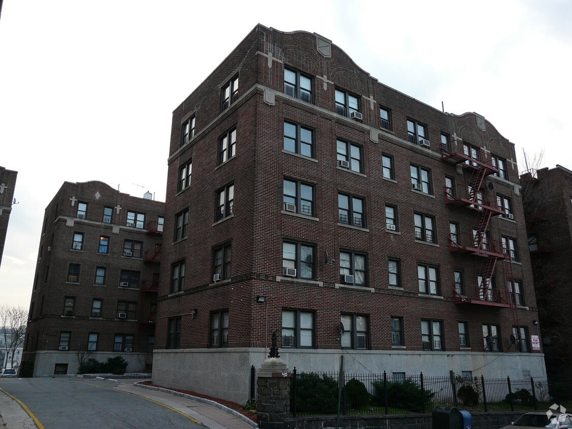 40 50 Locust Hill Apartments in Yonkers, NY