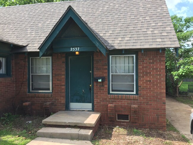 Building Photo - 1 Bedroom 1 Bath