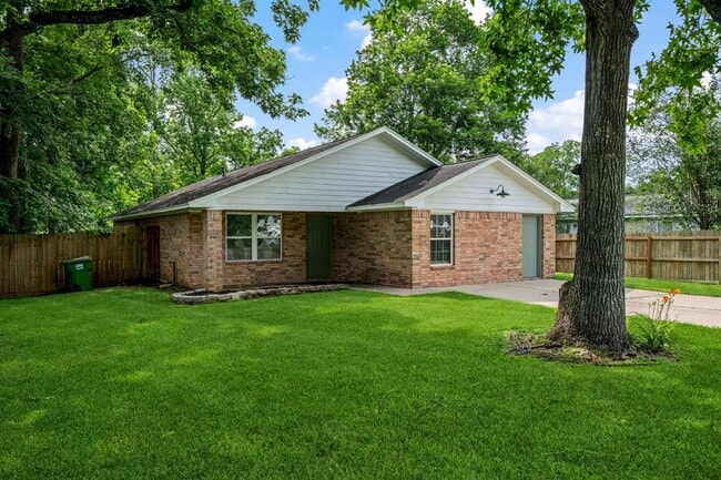 Building Photo - 157 Hillside Dr