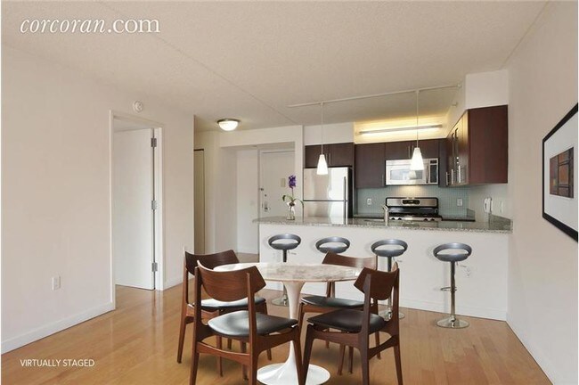 Building Photo - 204 W 56th St