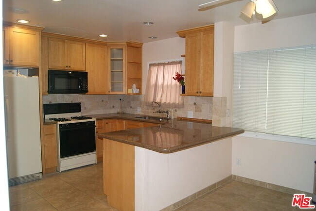 Building Photo - 4423 Victoria Park Pl