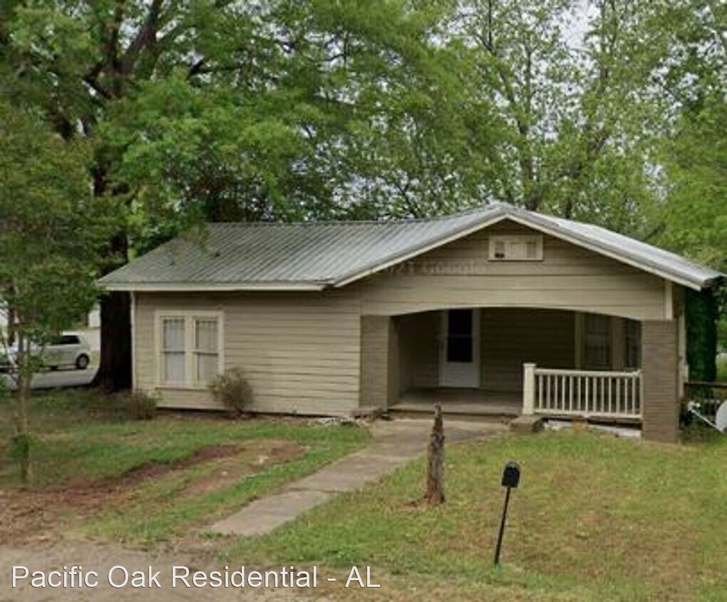 4 br, 2 bath House 1500 13th Ave N House Rental in Bessemer, AL
