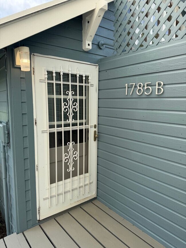 Foto del edificio - Luxury 1 bedroom 1 bath duplex in a great neighborhood!