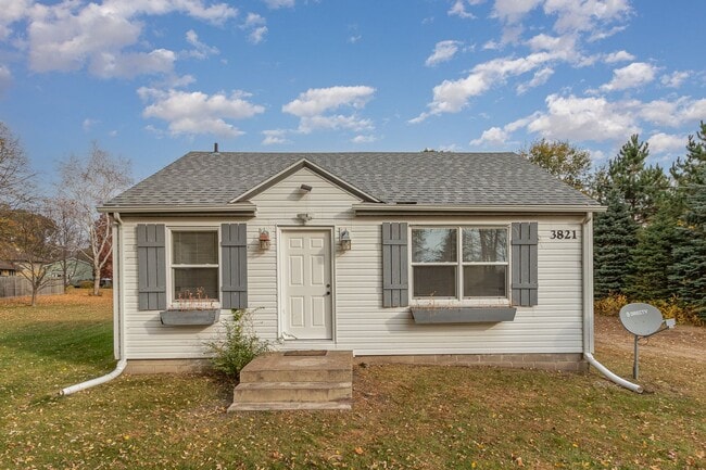 Building Photo - 2 Bed | 1 Bath Across From Coon Lake