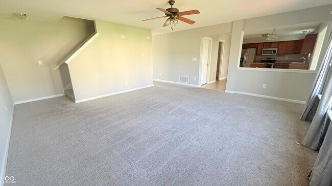 Foto del edificio - 6683 Amherst Way
