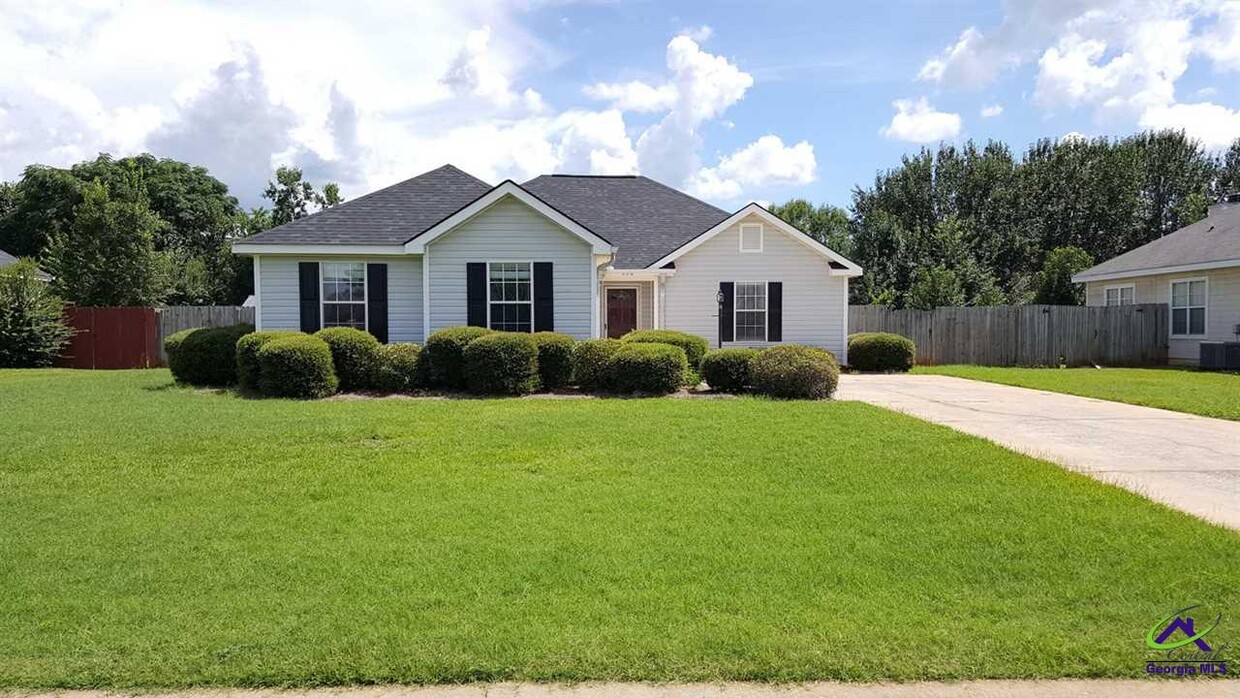 Primary Photo - 412 Wrasling Way