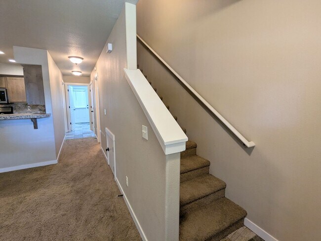 Foto del edificio - Gorgeous 3x2 townhouse, single-car garage,...