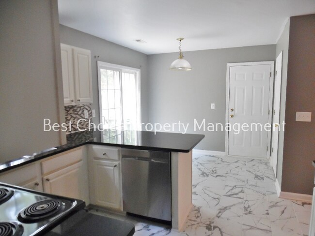 Foto del edificio - 4 Oyster Bay Ct