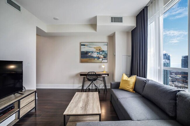 Photo du bâtiment - 320 Front St W