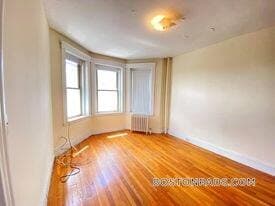 Building Photo - 1209 Boylston St