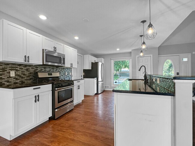 Foto del edificio - 2814 Woodridge Ln